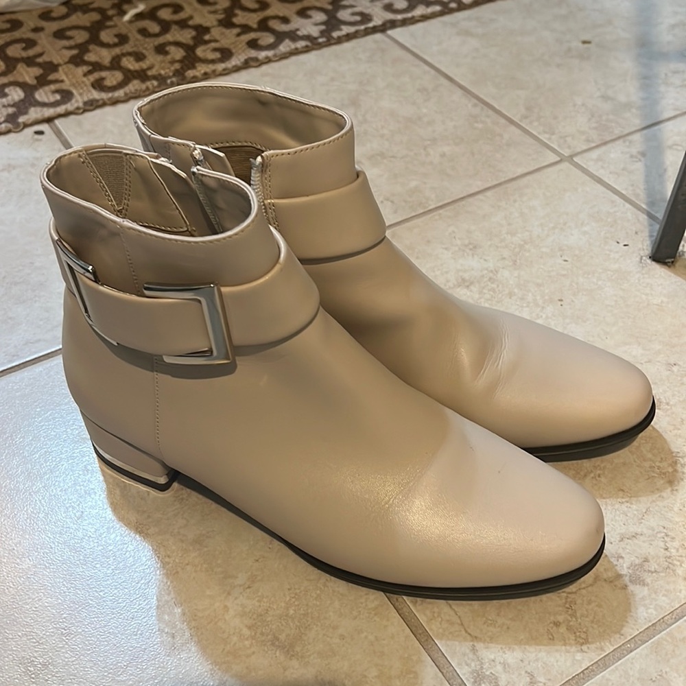 Vaneli booties